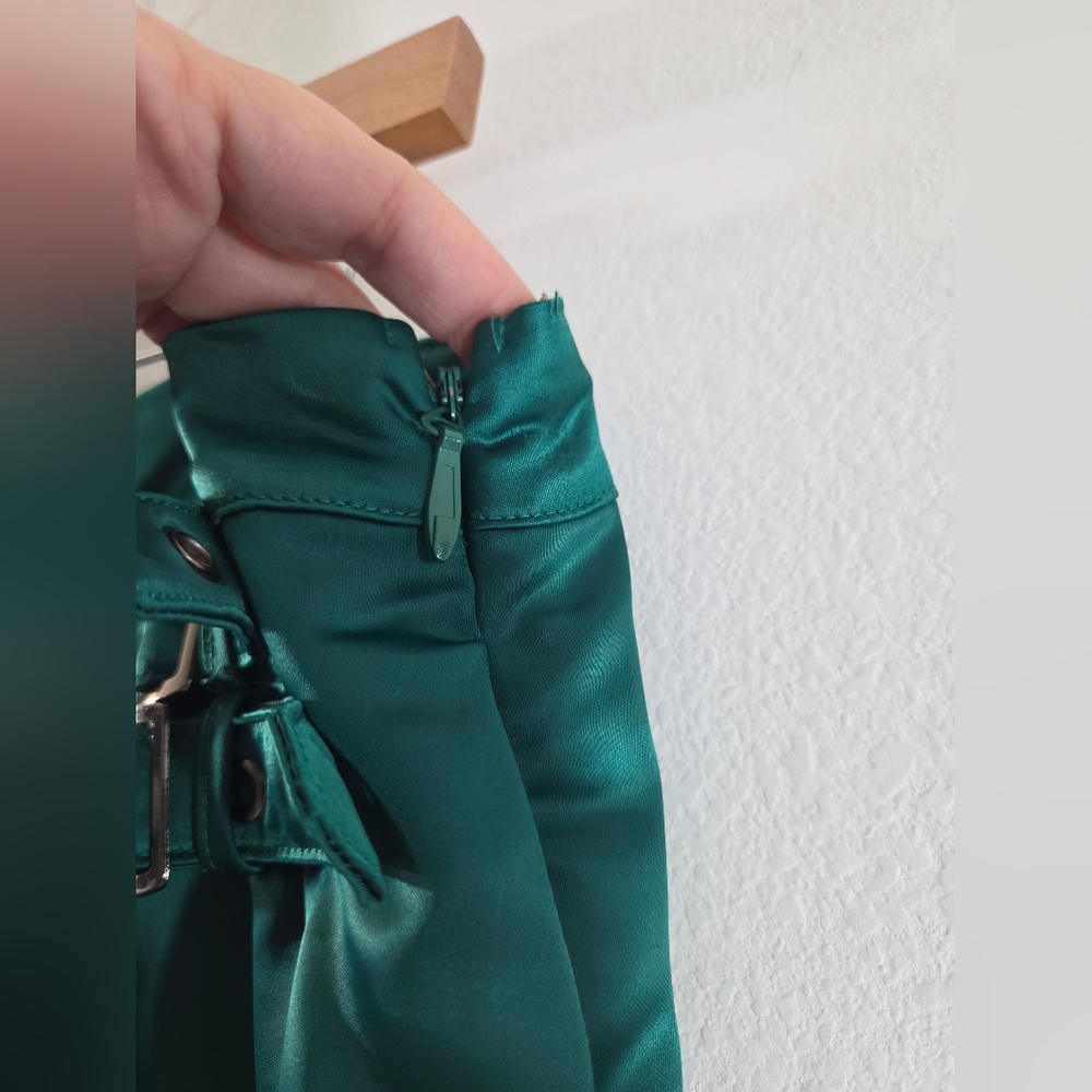 FASHION NOVA Leave It To Me Green Satin Wide Leg Jogger Style Slouch Cargo Pants - Picture 6 of 9
